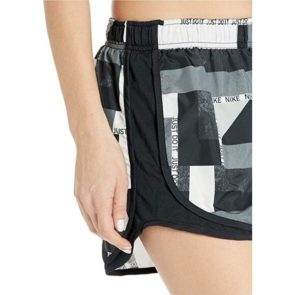New! NIKE Women's Running Workout Active Shorts With Built-in Briefs Size XS - Picture 2 of 4